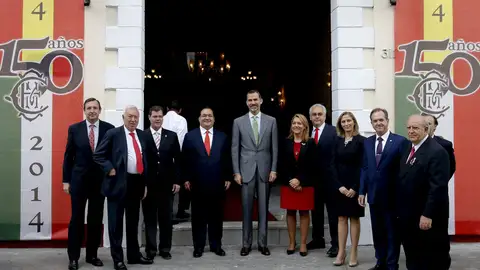 El rey Felipe VI posa para los medios a su llegada a la sede del Círculo Mercantil, en Veracruz El rey Felipe VI posa para los medios a su llegada a la sede del Círculo Mercantil, en Veracruz