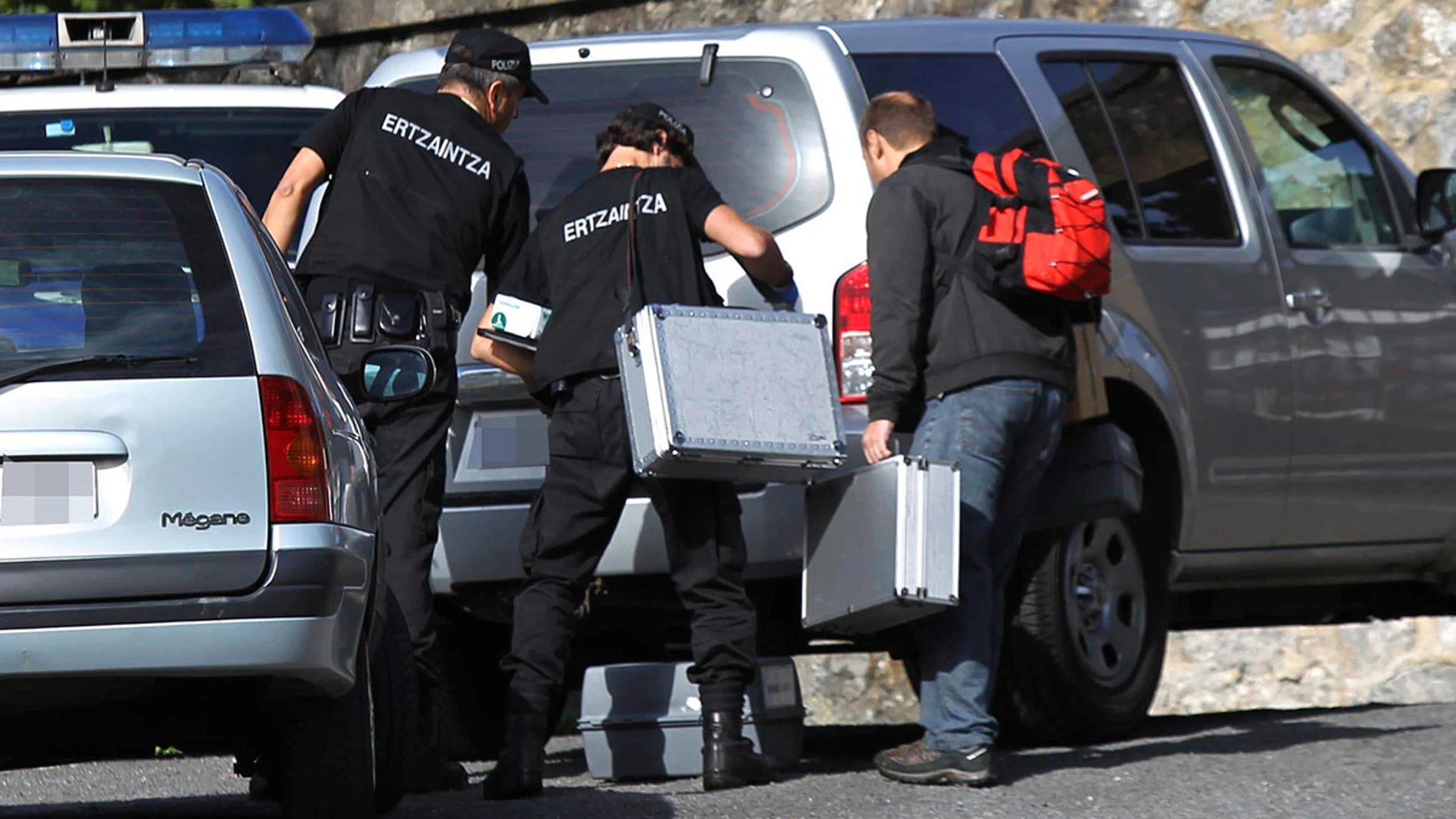 Miembros de la ertzaintza científica Miembros de la ertzaintza científica