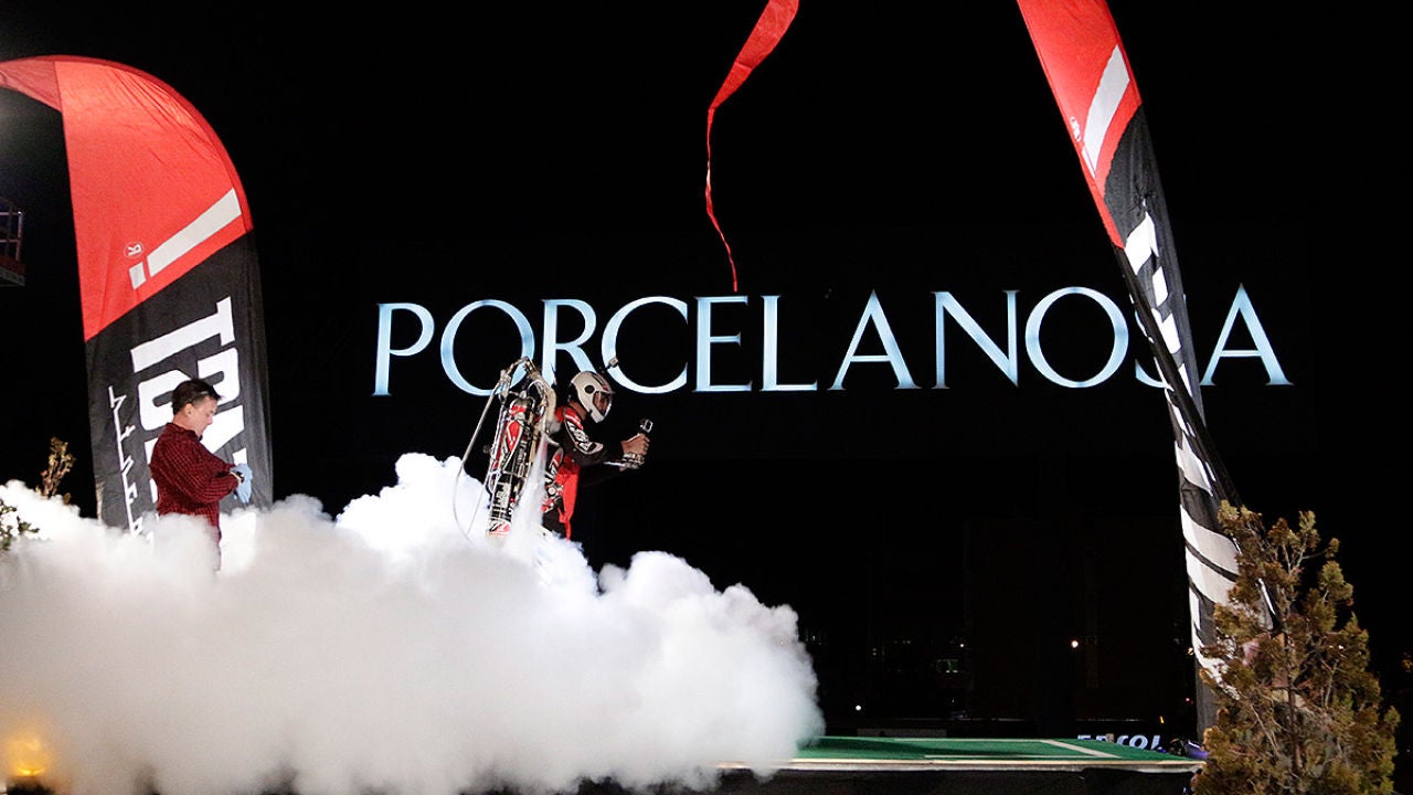 El hombre volador Nick Macomber (Go fast Jetpack)