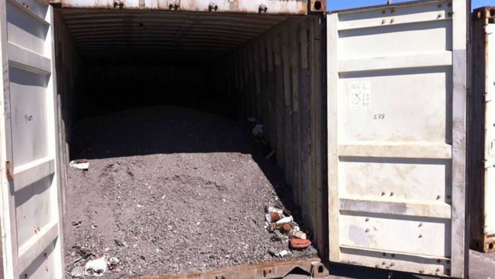 Siete detenidos por estafar a un empresario chino dándole arena por cobre