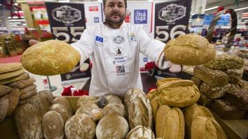 Elaboran el pan más caro del mundo: lleva oro