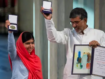 Malala y el presidente de la Marcha Global contra el Trabajo Infantil, el indio Kailash Satyarthi, reciben el nobel de la Paz Malala y el presidente de la Marcha Global contra el Trabajo Infantil, el indio Kailash Satyarthi, reciben el nobel de la Paz