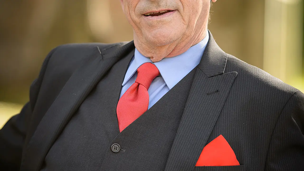 Luis Valera es Manuel Navarro