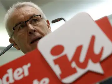 Cayo Lara: "A esta Constitución la han matado y la incumplen sistemáticamente". Cayo Lara: "A esta Constitución la han matado y la incumplen sistemáticamente".