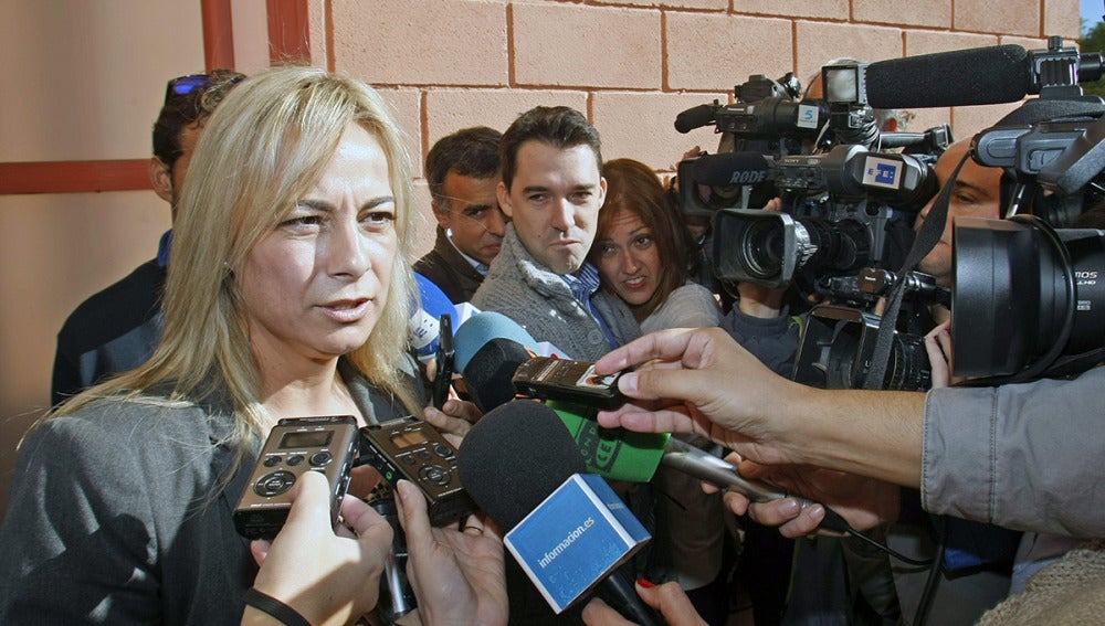 La oposición acusa a Sonia Castedo de beneficiar a su empresario y "amigo" Ortiz en las cuentas del 2015