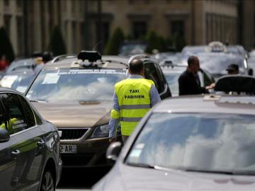 Taxistas protestan en París