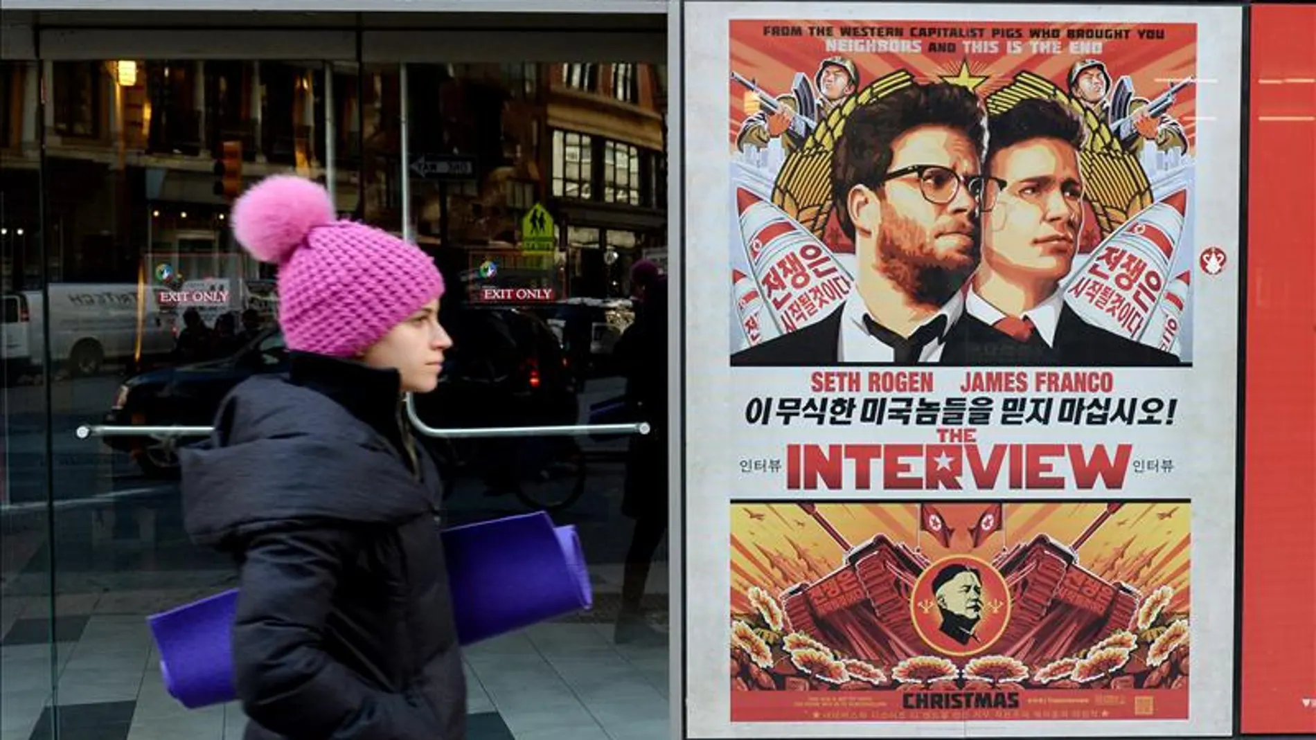 Cartel promocional d ela cinta 'The interview'en Nueva York. Cartel promocional d ela cinta 'The interview'en Nueva York.