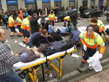 Dos de los siete heridos en el atropello de Oviedo se encuentran graves Dos de los siete heridos en el atropello de Oviedo se encuentran graves