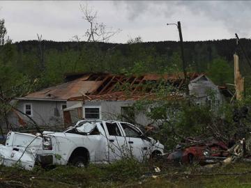 Estado de una vivienda en Columbia tras el tornado.