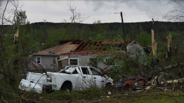 Estado de una vivienda en Columbia tras el tornado.