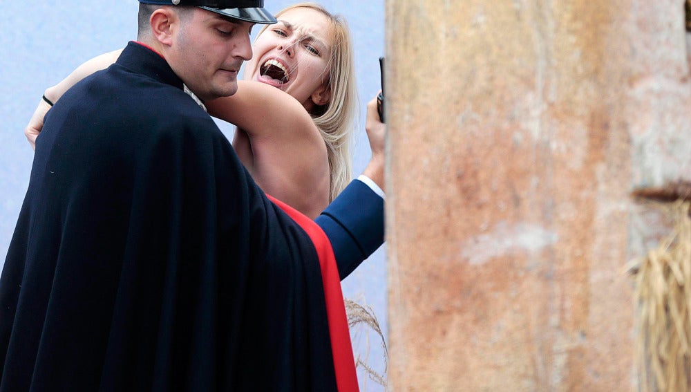Gendarme detiene en el Vaticano a la supuesta miembro de Femen
