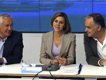 Reunión presidida por María Dolores de Cospedal Reunión presidida por María Dolores de Cospedal