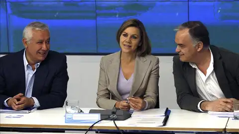 Reunión presidida por María Dolores de Cospedal Reunión presidida por María Dolores de Cospedal