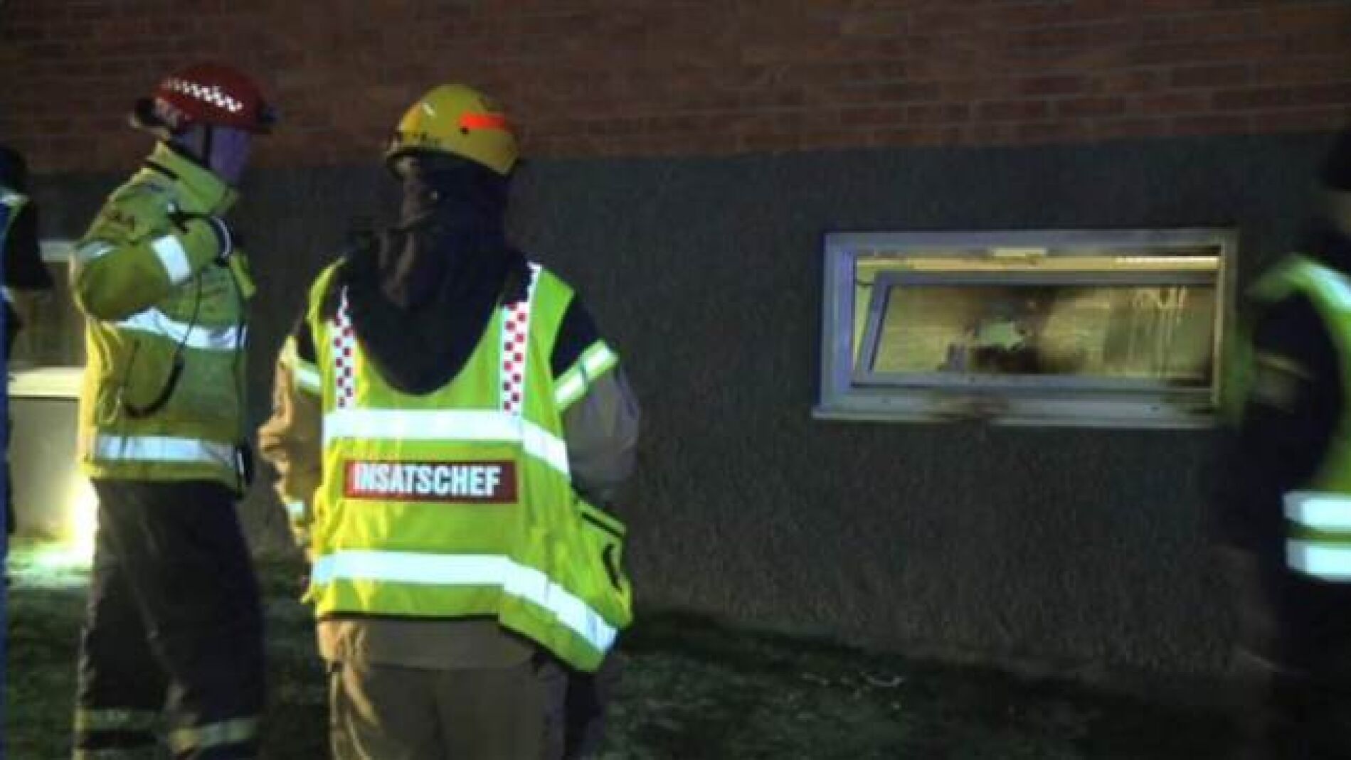 Bomberos en el lugar del incendio