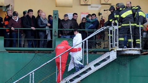 Momentos del rescate de los pasajeros del ferry italiano