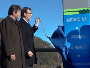 Rajoy en la inauguración de un tramo de la A-8