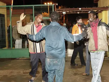 Inmigrantes llegan a Melilla Inmigrantes llegan a Melilla