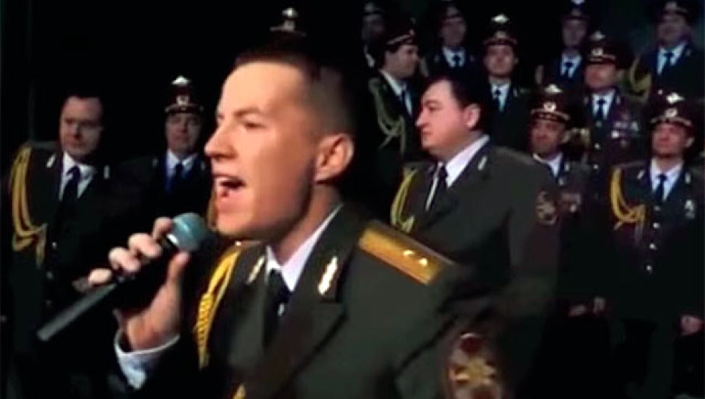 El Coro del Ejército Rojo interpreta el tema 'Happy' de Pharell Williams