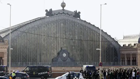 Desalojan la estación de Atocha por un aviso de bomba Desalojan la estación de Atocha por un aviso de bomba