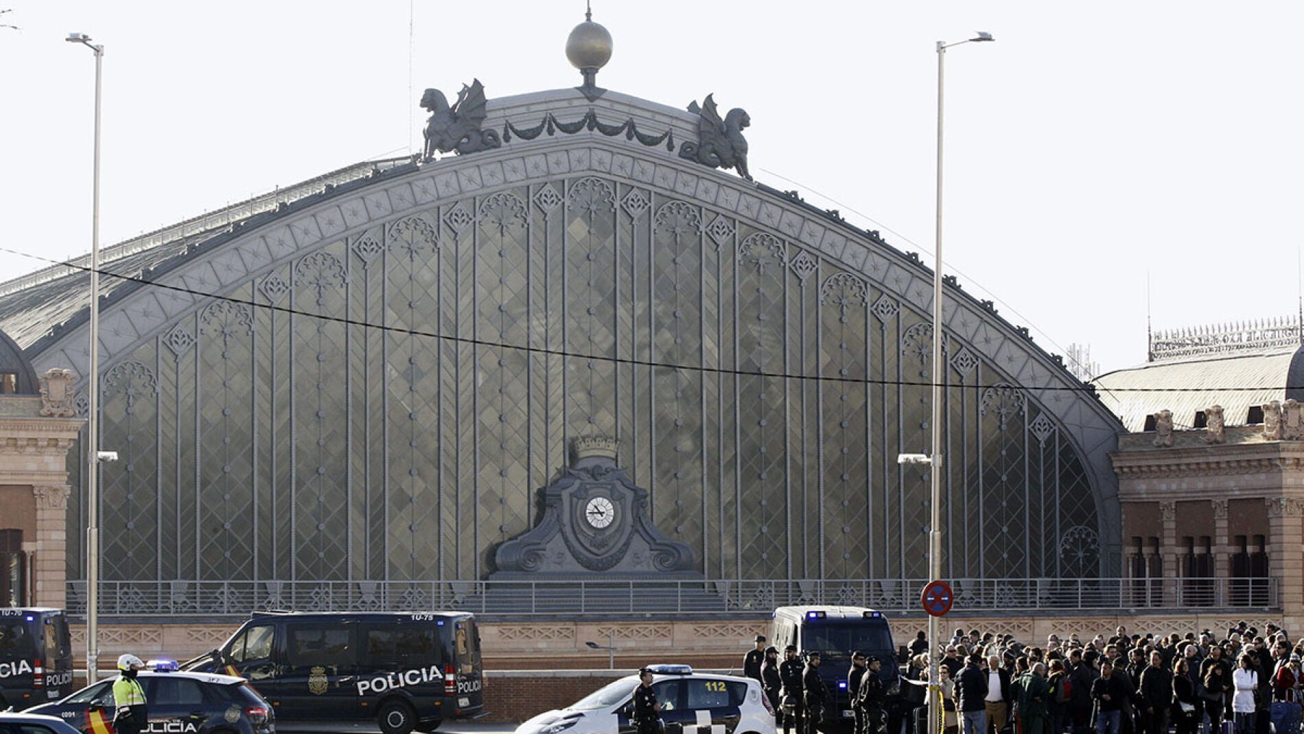 Desalojan la estaci&oacute;n de Atocha por un aviso de bomba