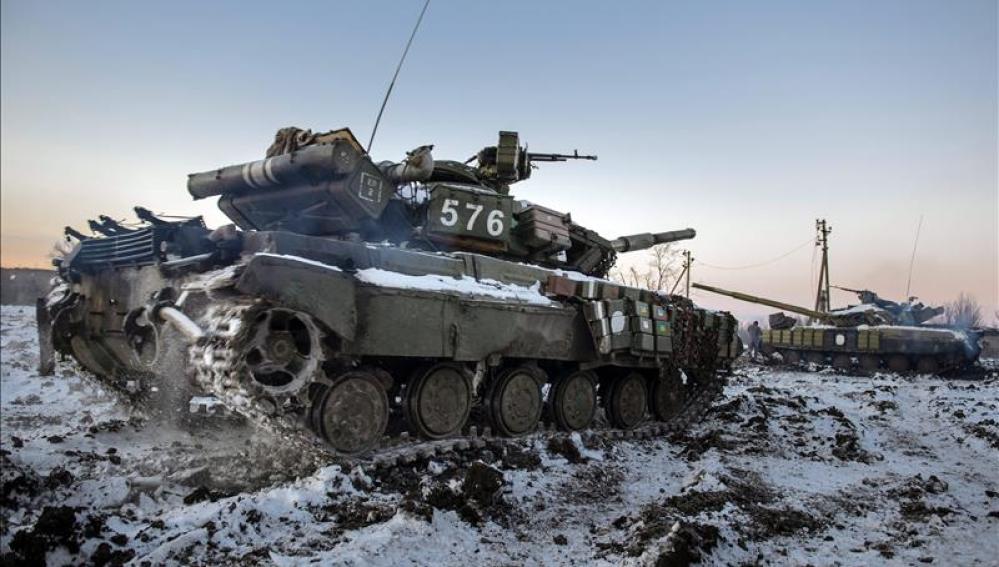 Tanque ucraniano en Peski, zona de Donestk.