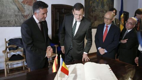 Rajoy acompa&ntilde;ado de Montoro en Andorra