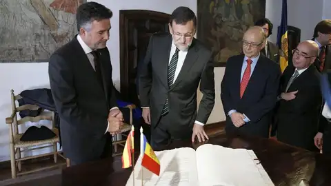 Rajoy acompañado de Montoro en Andorra Rajoy acompañado de Montoro en Andorra