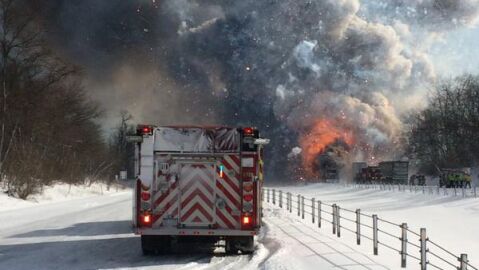 Explosi&oacute;n en el accidente de Michigan