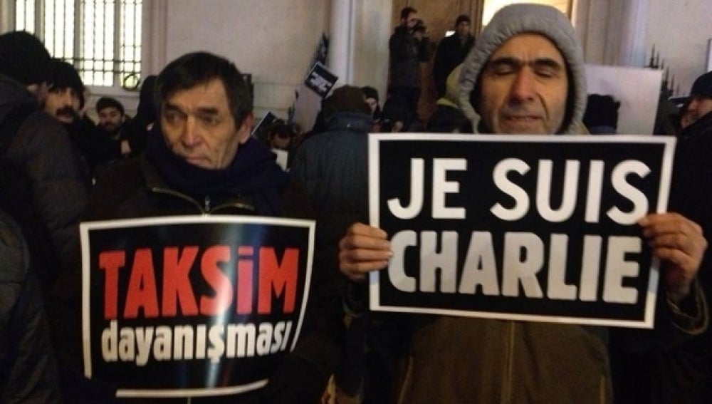 'LeMan' se solidariza con Charlie Hebdo