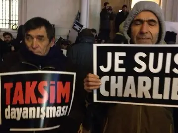 'LeMan' se solidariza con Charlie Hebdo 'LeMan' se solidariza con Charlie Hebdo