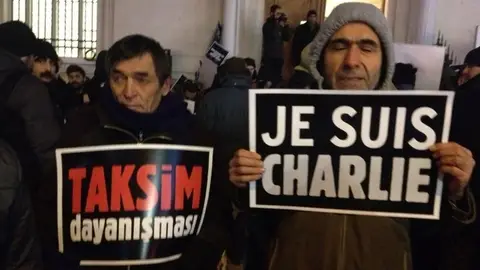 'LeMan' se solidariza con Charlie Hebdo 'LeMan' se solidariza con Charlie Hebdo