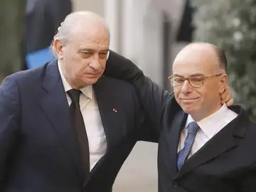 Fernández Díaz y Bernard Cazeneuve Fernández Díaz y Bernard Cazeneuve