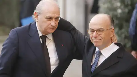 Fernández Díaz y Bernard Cazeneuve Fernández Díaz y Bernard Cazeneuve