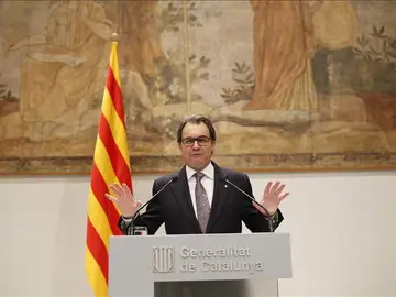 Mas convoca elecciones catalanas el 27 de septiembre tras un acuerdo con ERC Mas convoca elecciones catalanas el 27 de septiembre tras un acuerdo con ERC