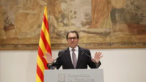 Mas convoca elecciones catalanas el 27 de septiembre tras un acuerdo con ERC Mas convoca elecciones catalanas el 27 de septiembre tras un acuerdo con ERC