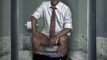 Barack Obama en el váter