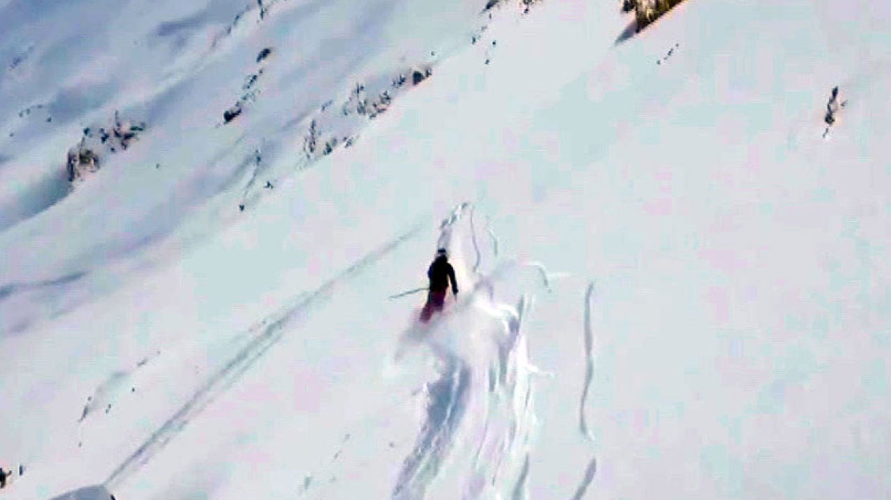 Un alud de nieve arrastra a un grupo de esquiadores en Francia