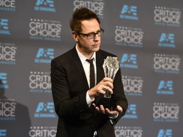James Gunn, con el premio a Mejor película de acción por 'Guardianes de la Galaxia', con el premio a Mejor película de acción por 'Guardianes de la Galaxia'