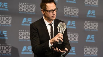 James Gunn, con el premio a Mejor película de acción por 'Guardianes de la Galaxia', con el premio a Mejor película de acción por 'Guardianes de la Galaxia'
