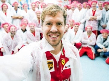 Vettel, con el rojo Ferrari