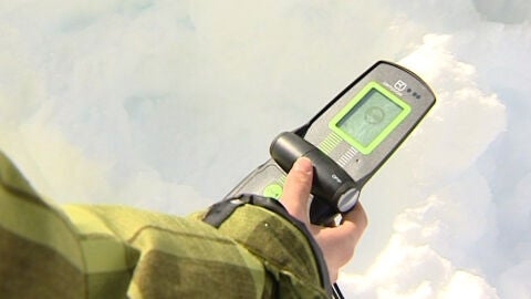 Dispositivo de localizaci&oacute;n para los aludes