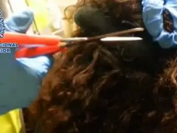 Detenida una mujer que portaba un kilo de cocaína en una peluca Detenida una mujer que portaba un kilo de cocaína en una peluca