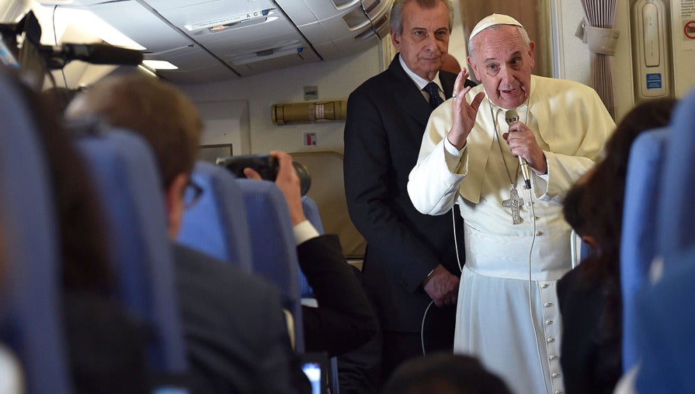 El Papa  Francisco, en un vuelo