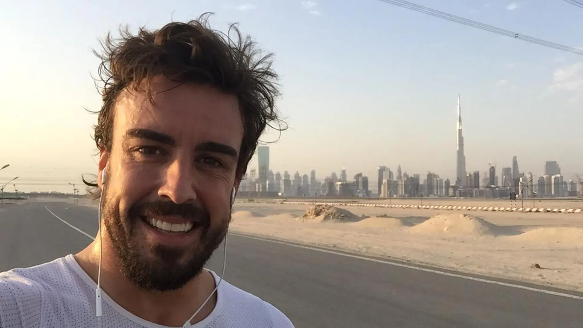 Fernando Alonso dio los "Buenos días" con esta foto en su Twitter