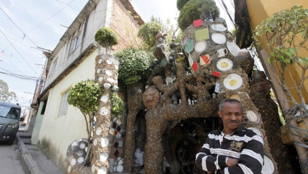 El 'Gaudí brasileño' en su casa