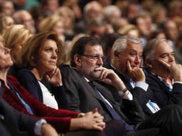 Mariano Rajoy, junto a María Dolores de Cospedal y Javier Arenas