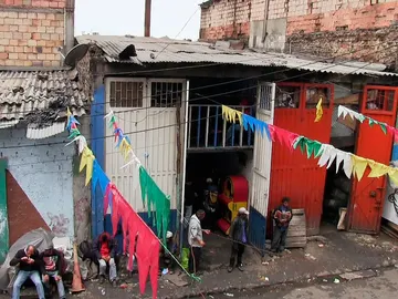 En Tierra Hostil En Tierra Hostil