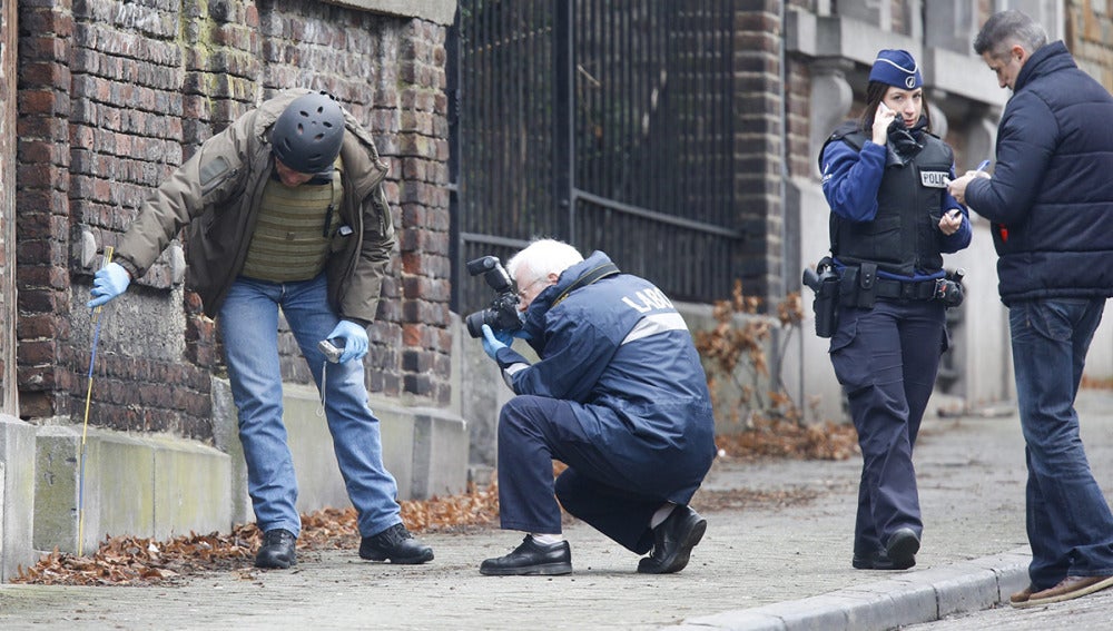 Agentes de la policía belga