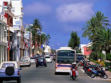 La ciudad de Hamilton en Las Bermudas, figura como la más cara del mundo según el estudio. La ciudad de Hamilton en Las Bermudas, figura como la más cara del mundo según el estudio.