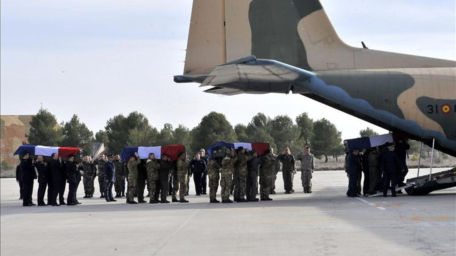 Repatriados los nueve militares franceses muertos en accidente de Los Llanos